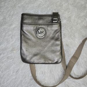 Michael Kors Gunmetal Silver-Tone Leather Crossbody Bag